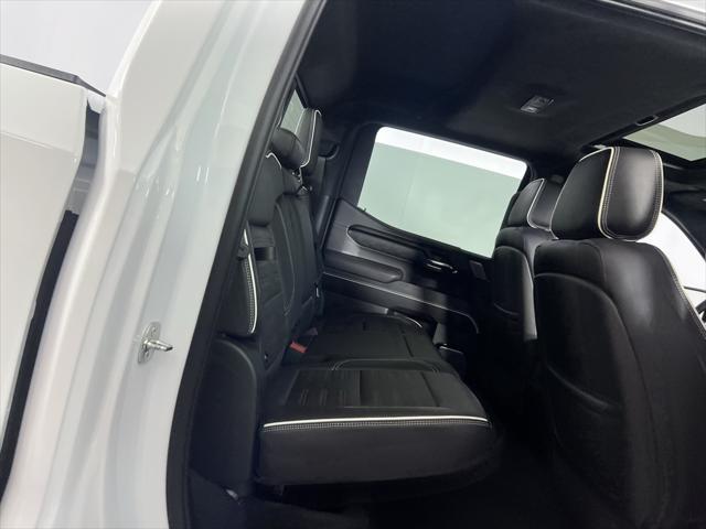 Photo of 2023 Summit White GMC Sierra 1500
