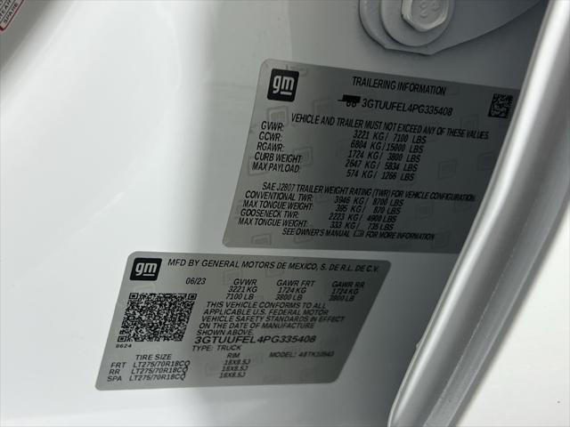Photo of 2023 Summit White GMC Sierra 1500