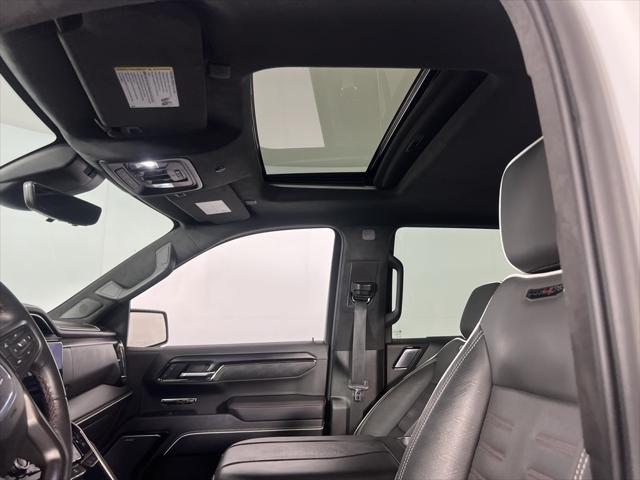 Photo of 2023 Summit White GMC Sierra 1500