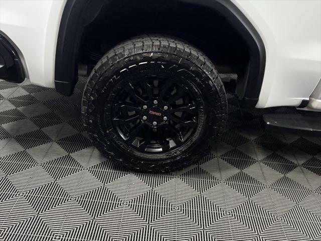 Photo of 2023 Summit White GMC Sierra 1500