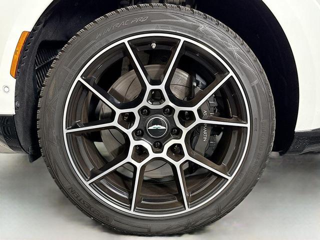 Photo of 2021 Stratus White Aston Martin DBX