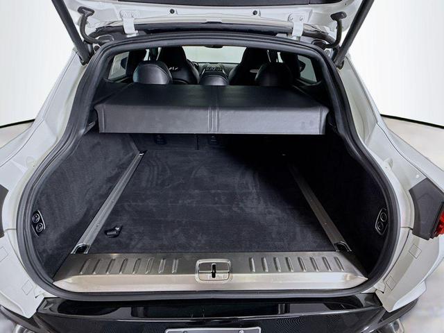 Photo of 2021 Stratus White Aston Martin DBX