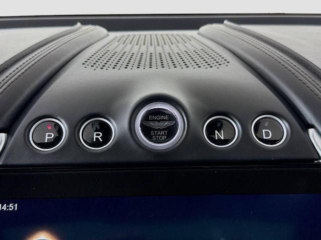 Photo of 2021 Stratus White Aston Martin DBX