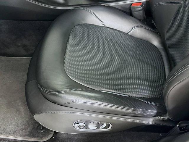 Photo of 2021 Stratus White Aston Martin DBX