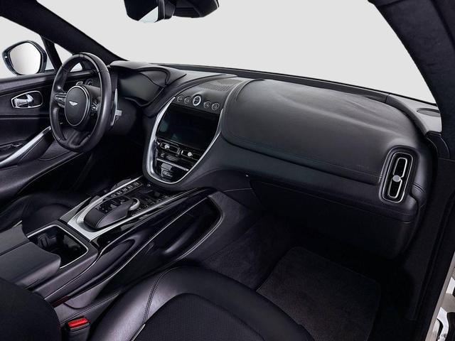 Photo of 2021 Stratus White Aston Martin DBX