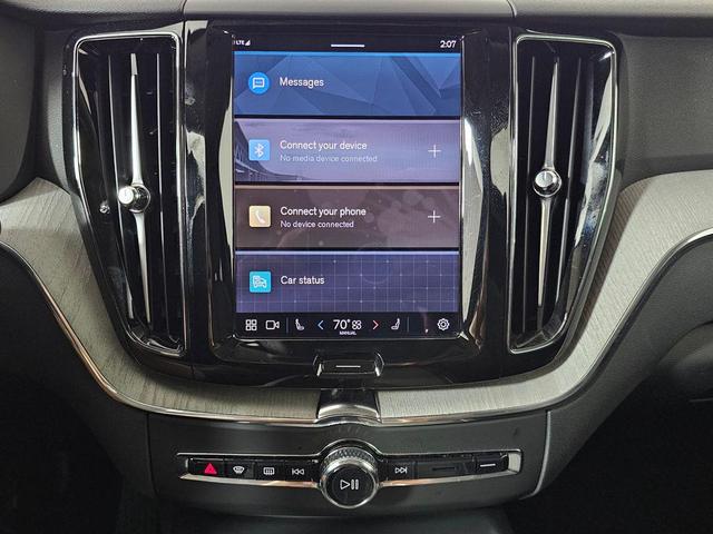 Photo of 2025 Bright Dusk Metallic Volvo XC60
