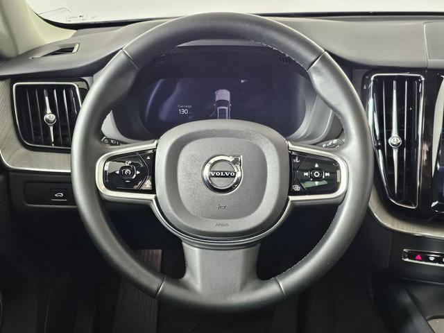 Photo of 2025 Bright Dusk Metallic Volvo XC60
