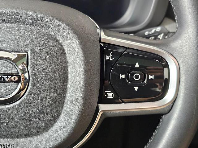 Photo of 2025 Bright Dusk Metallic Volvo XC60