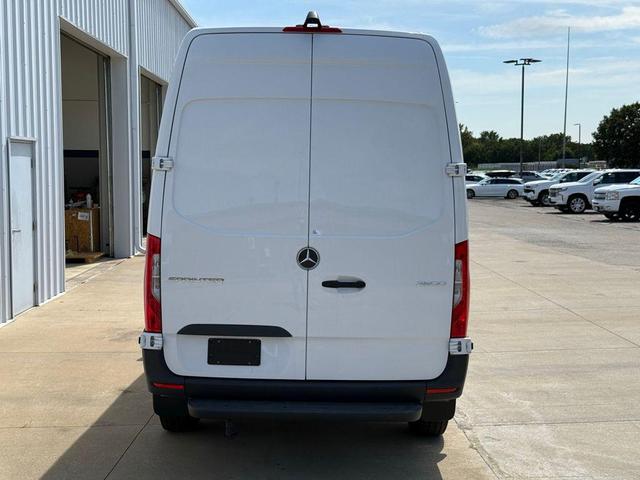 Photo of 2024 Arctic White Mercedes-Benz Sprinter 2500