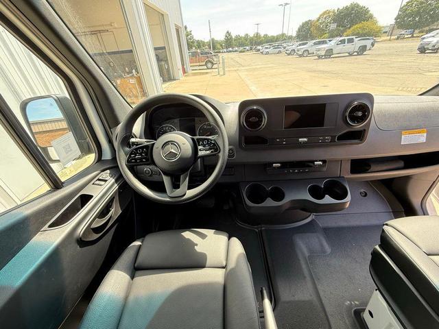 Photo of 2024 Arctic White Mercedes-Benz Sprinter 2500
