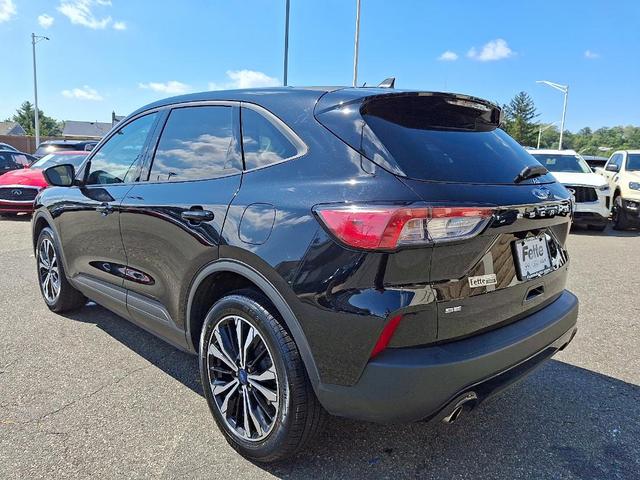 Photo of 2022 Agate Black Metallic Ford Escape