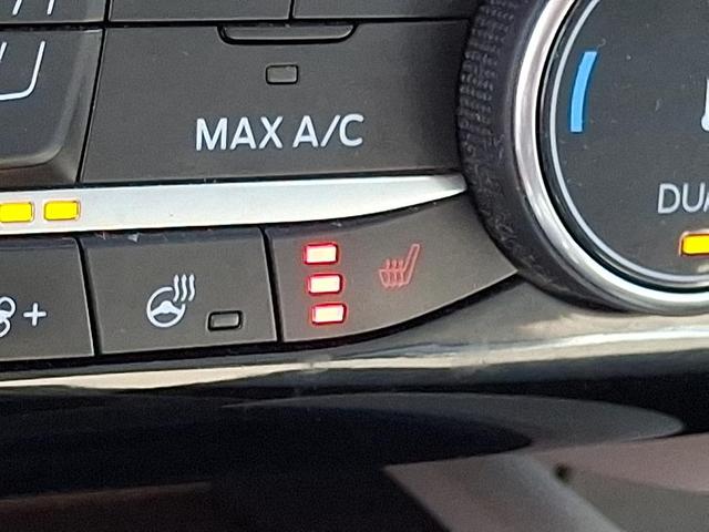 Photo of 2022 Agate Black Metallic Ford Escape