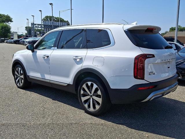 Photo of 2022 Glacial White Pearl Kia Telluride