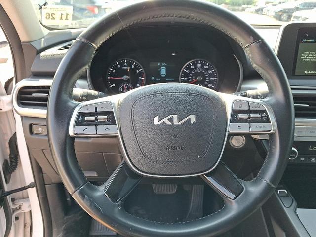Photo of 2022 Glacial White Pearl Kia Telluride