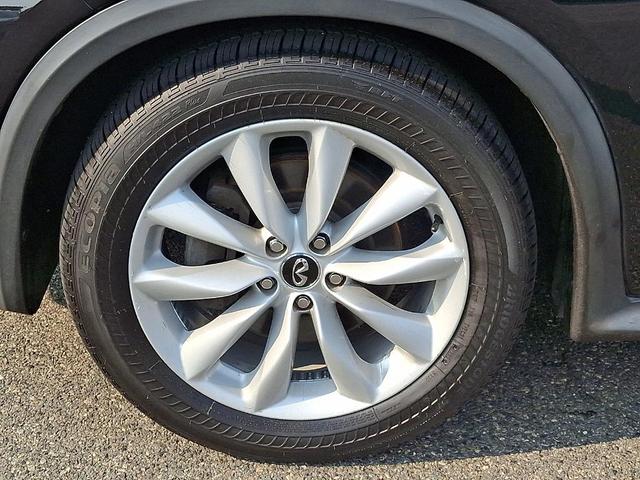 Photo of 2019 Eclipse Black INFINITI QX50