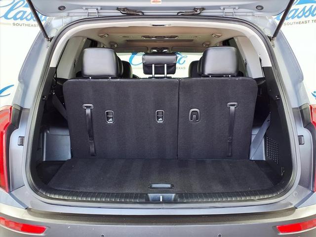 Photo of 2022 Everlasting Silver Kia Telluride
