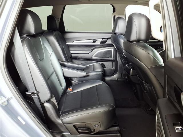 Photo of 2022 Everlasting Silver Kia Telluride