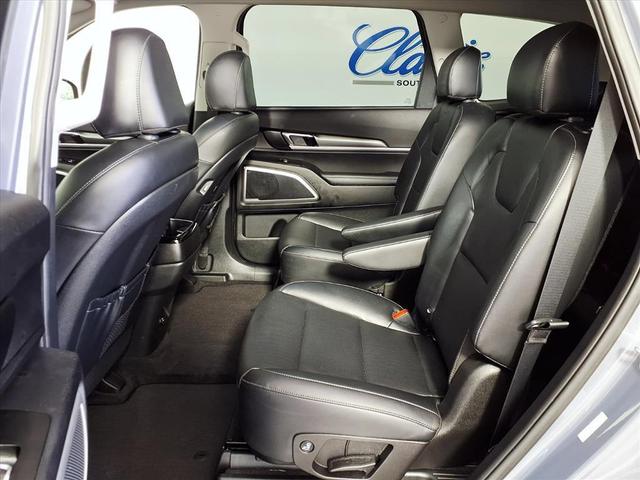 Photo of 2022 Everlasting Silver Kia Telluride