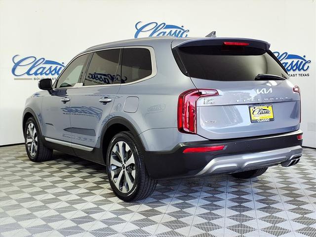 Photo of 2022 Everlasting Silver Kia Telluride