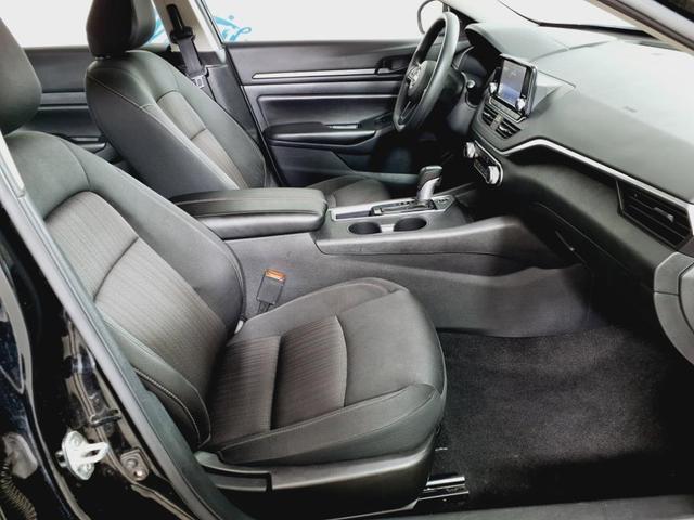 Photo of 2024 Super Black Nissan Altima