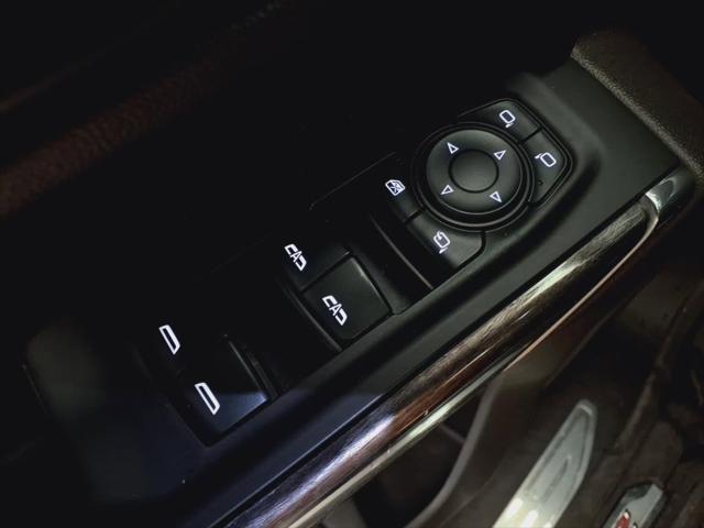 Photo of 2021 Iridescent Pearl Tricoat Chevrolet Silverado 1500