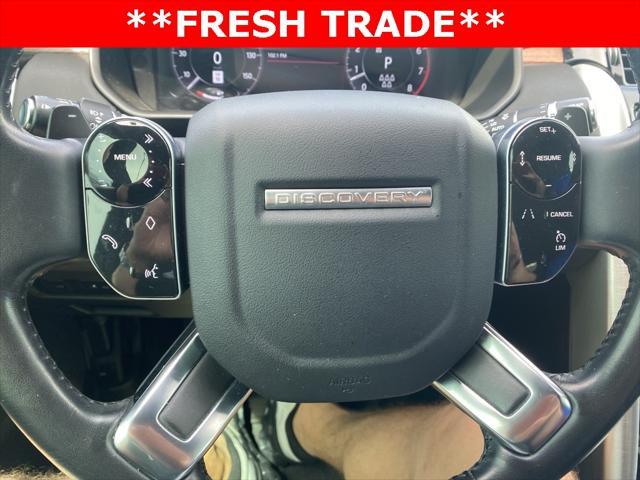 Photo of 2019 White Land Rover Discovery
