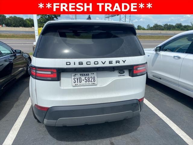 Photo of 2019 White Land Rover Discovery