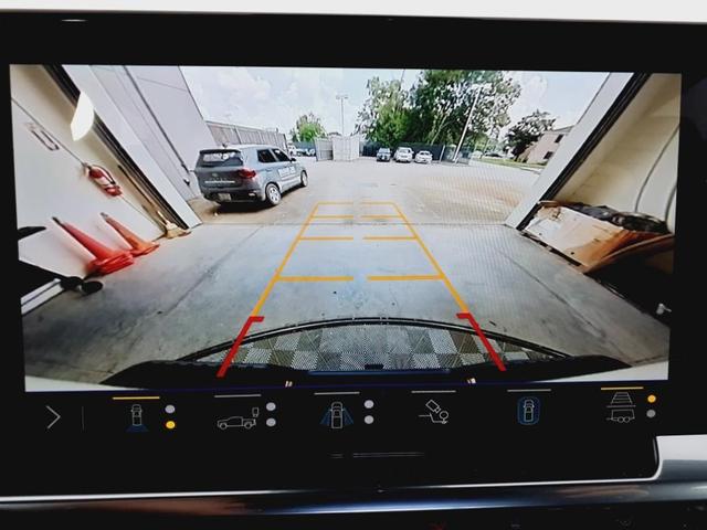 Photo of 2025 Summit White Chevrolet Silverado 2500