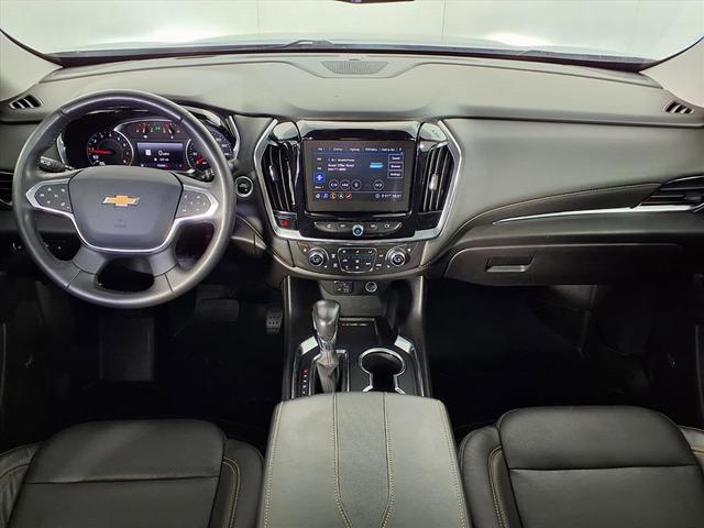 Photo of 2021 Silver Ice Metallic Chevrolet Traverse