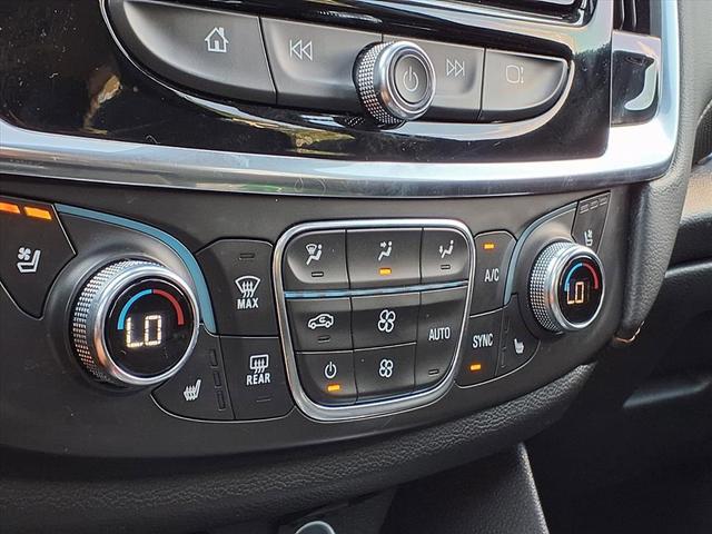 Photo of 2021 Silver Ice Metallic Chevrolet Traverse