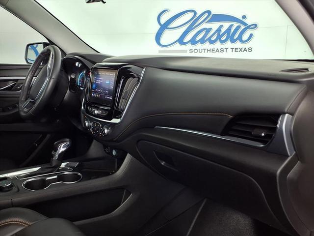 Photo of 2021 Silver Ice Metallic Chevrolet Traverse