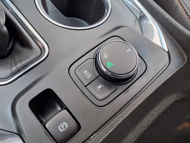 Photo of 2021 Silver Ice Metallic Chevrolet Traverse