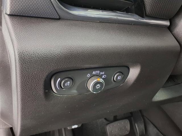 Photo of 2021 Silver Ice Metallic Chevrolet Traverse
