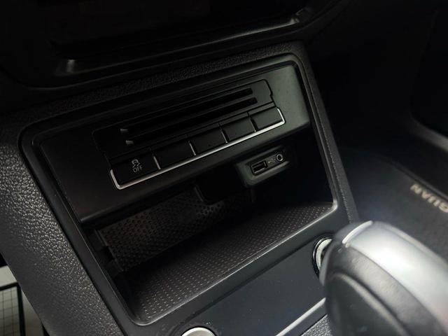Photo of 2017 Deep Black Pearl Volkswagen Tiguan