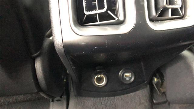 Photo of 2022 Glacial White Pearl Kia Sorento