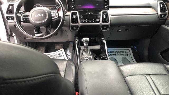 Photo of 2022 Glacial White Pearl Kia Sorento