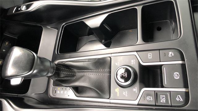 Photo of 2022 Glacial White Pearl Kia Sorento