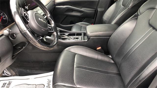 Photo of 2022 Glacial White Pearl Kia Sorento