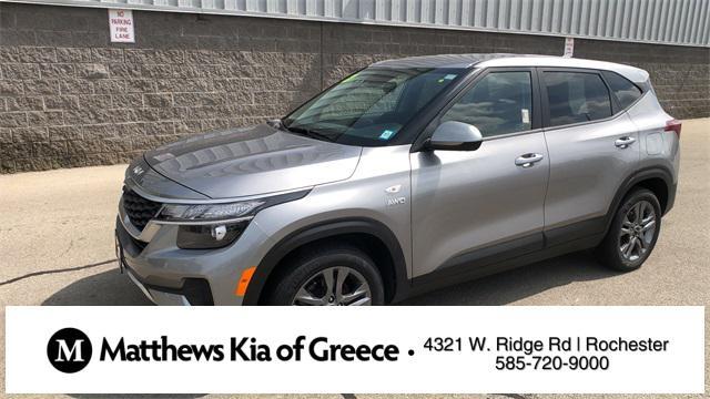 Photo of 2023 Steel Gray Kia Seltos