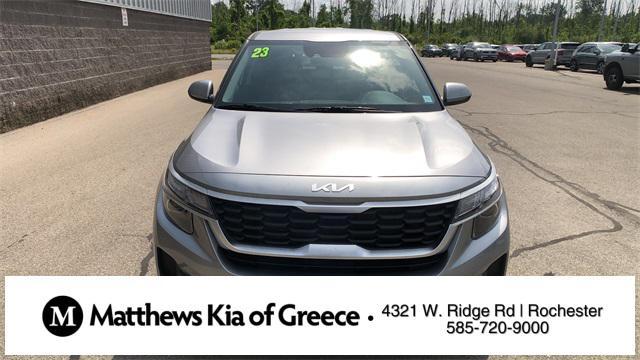Photo of 2023 Steel Gray Kia Seltos