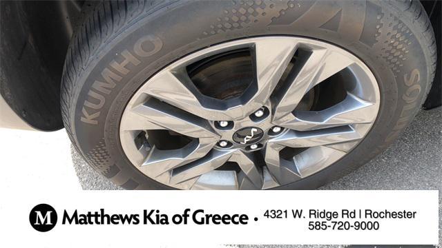 Photo of 2023 Steel Gray Kia Seltos
