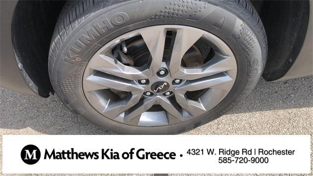 Photo of 2023 Steel Gray Kia Seltos
