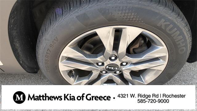 Photo of 2023 Steel Gray Kia Seltos