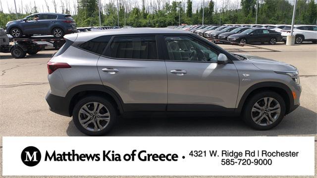 Photo of 2023 Steel Gray Kia Seltos