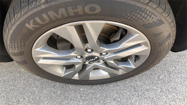 Photo of 2023 Steel Gray Kia Seltos