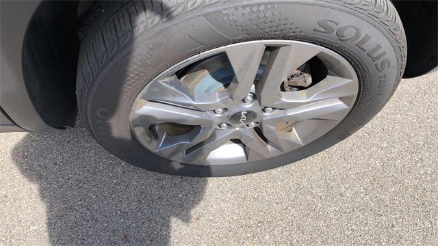 Photo of 2023 Steel Gray Kia Seltos