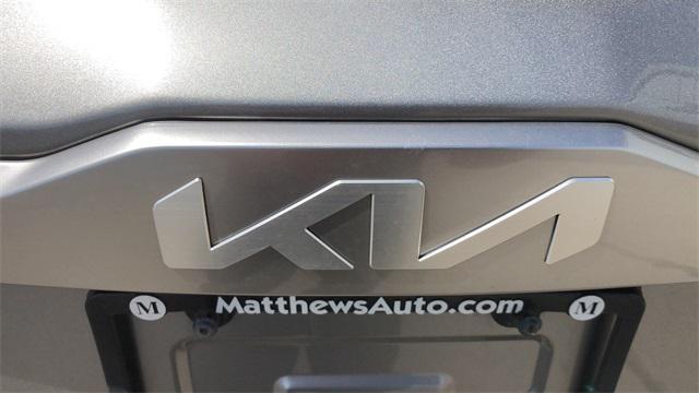 Photo of 2023 Steel Gray Kia Seltos