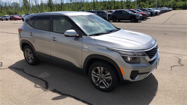 Photo of 2023 Steel Gray Kia Seltos