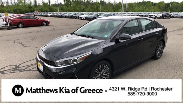 Photo of 2022 Aurora Black Kia Forte