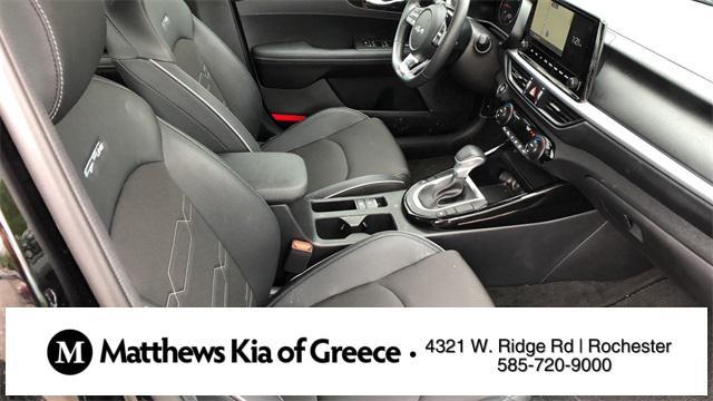 Photo of 2022 Aurora Black Kia Forte